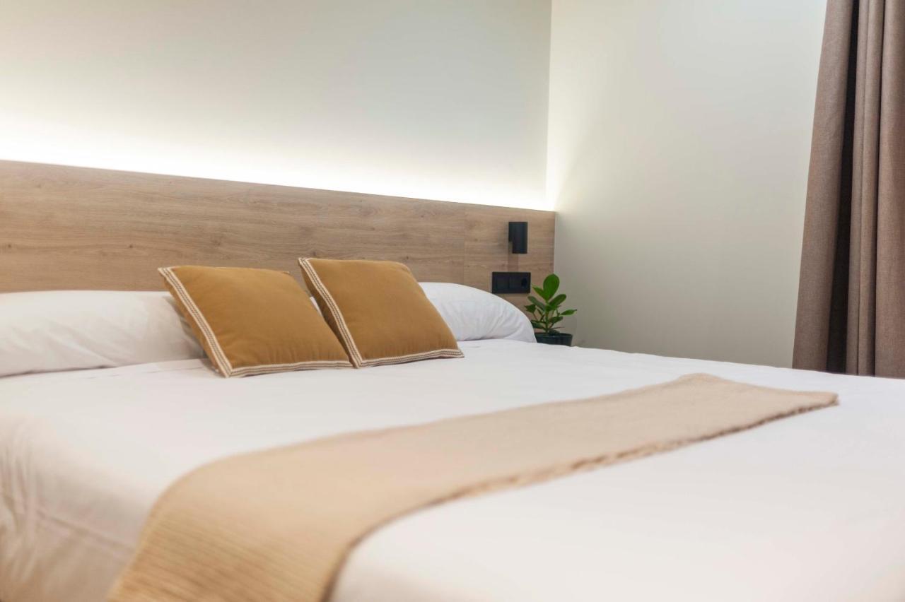 Albatros Hotell Pontedeume Exteriör bild