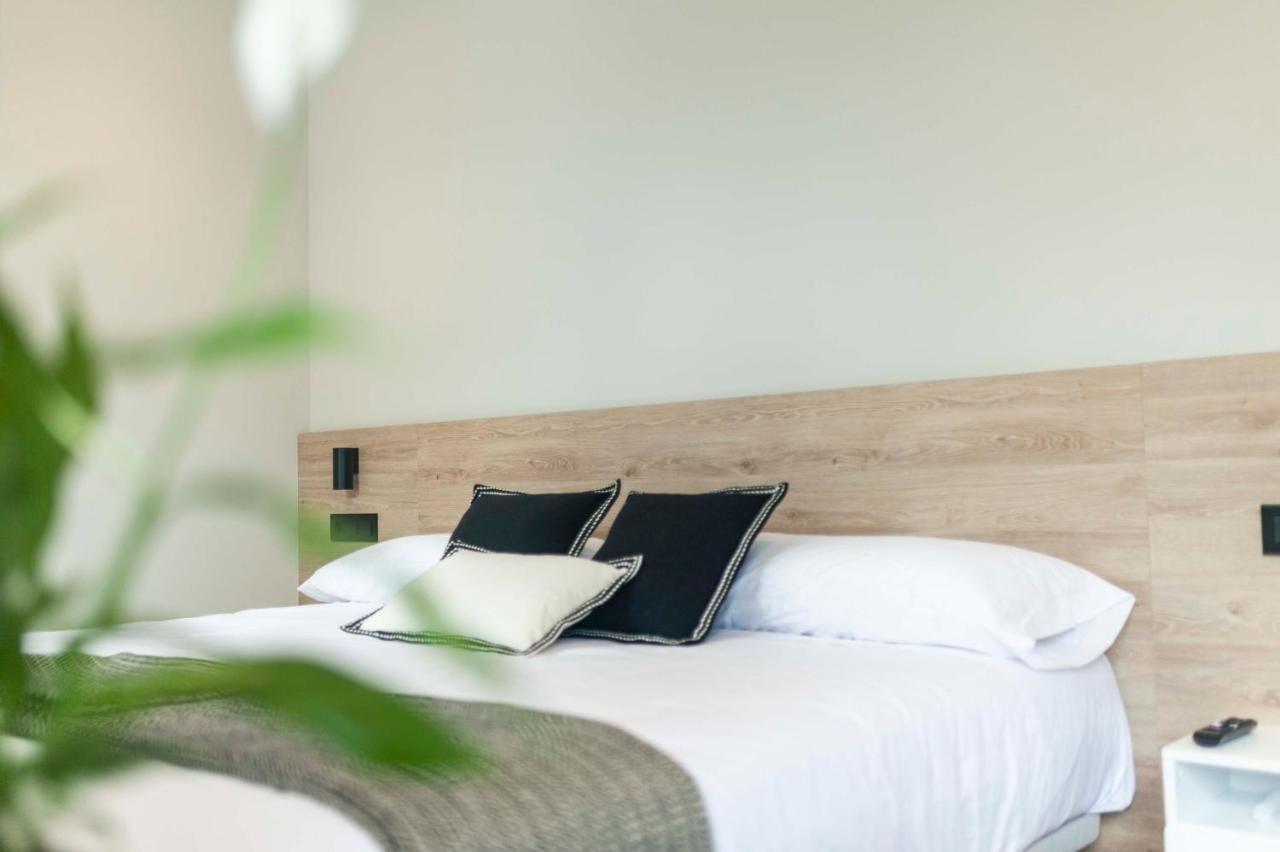 Albatros Hotell Pontedeume Exteriör bild